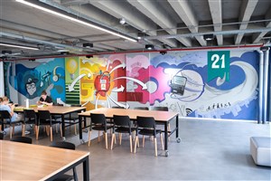 La21colorswall